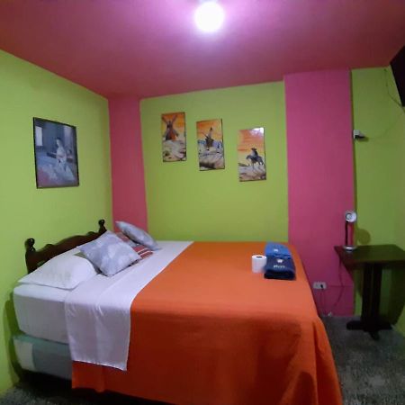 Hotel Casa Del Viajero Quetzaltenango Luaran gambar