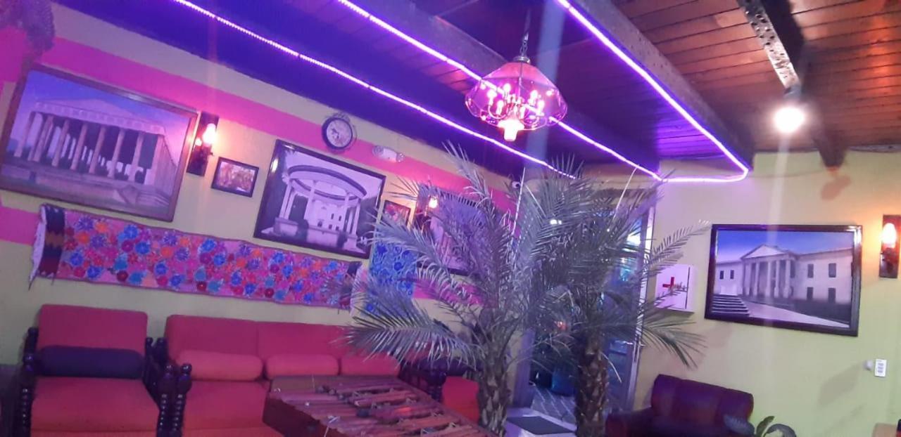 Hotel Casa Del Viajero Quetzaltenango Luaran gambar